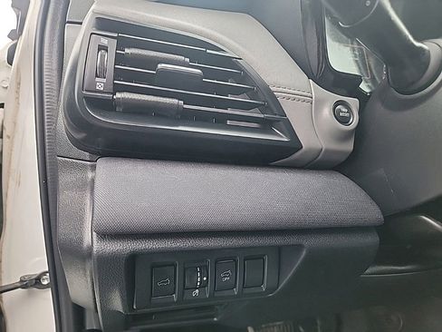 Used 2023 Subaru Outback Premium image 39