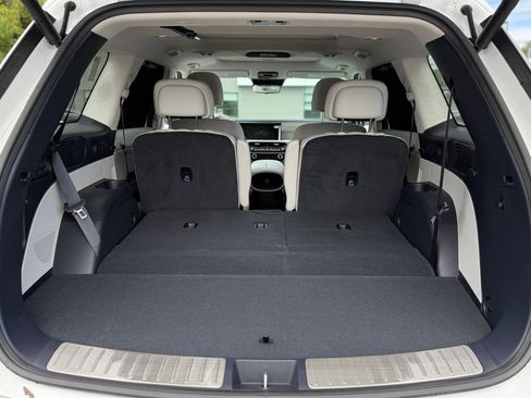 Used 2026 Hyundai Palisade Calligraphy image 6