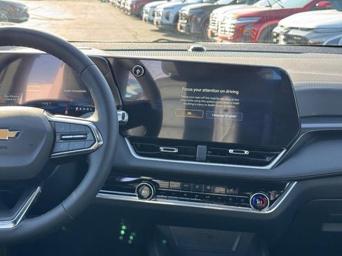 New 2026 Chevrolet Equinox LT w/ Convenience Package II image 9