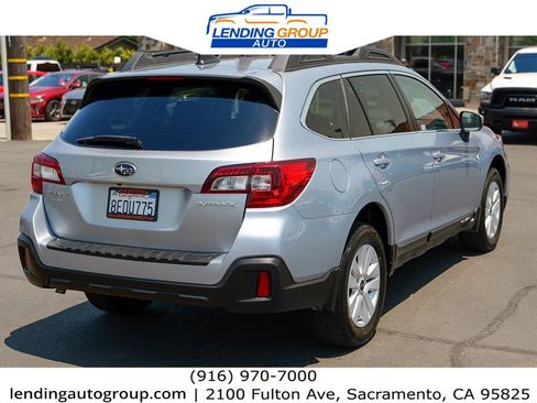 Used 2018 Subaru Outback 2.5i Premium image 4