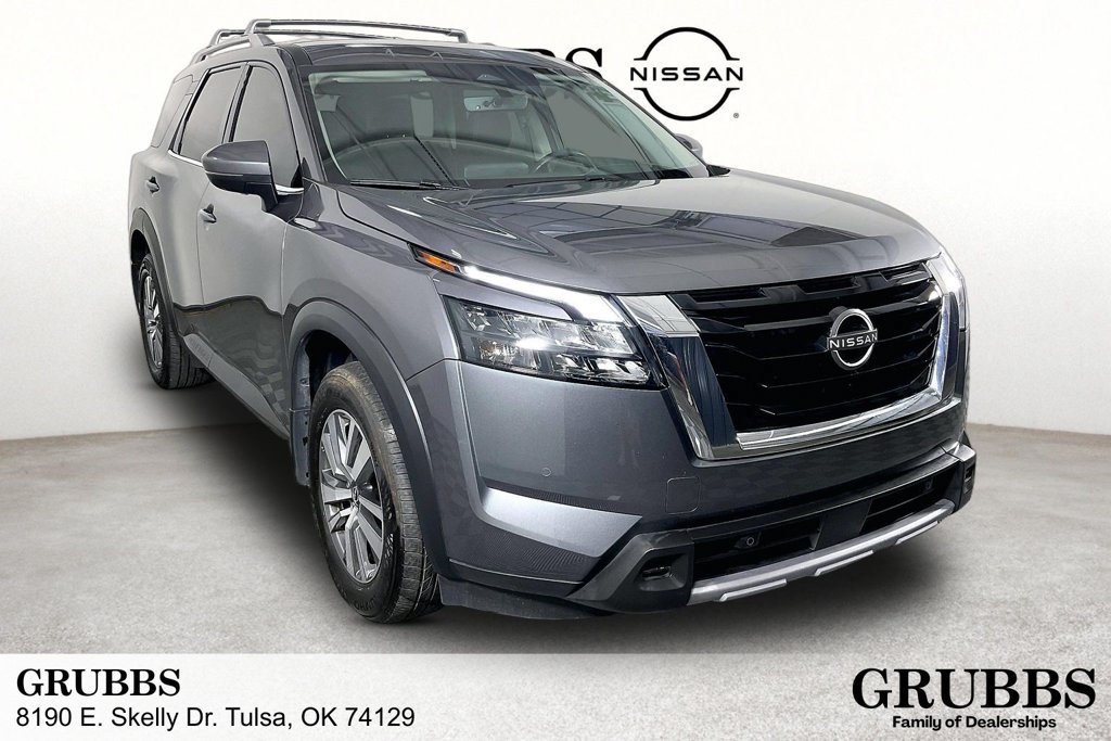 Used 2025 Nissan Pathfinder SL AWD/4WD image 1
