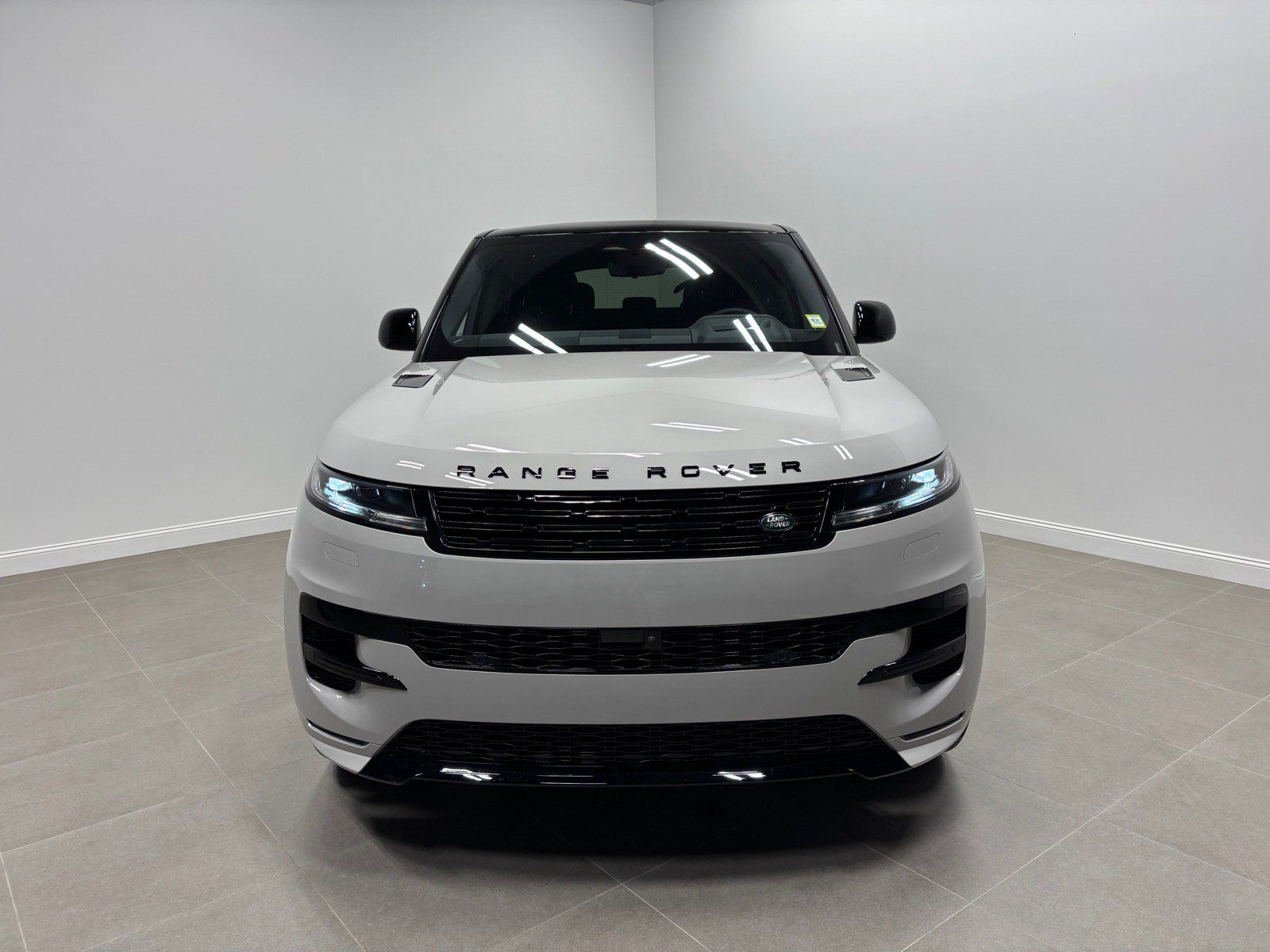 New 2026 Land Rover Range Rover Sport Dynamic SE AWD/4WD image 3
