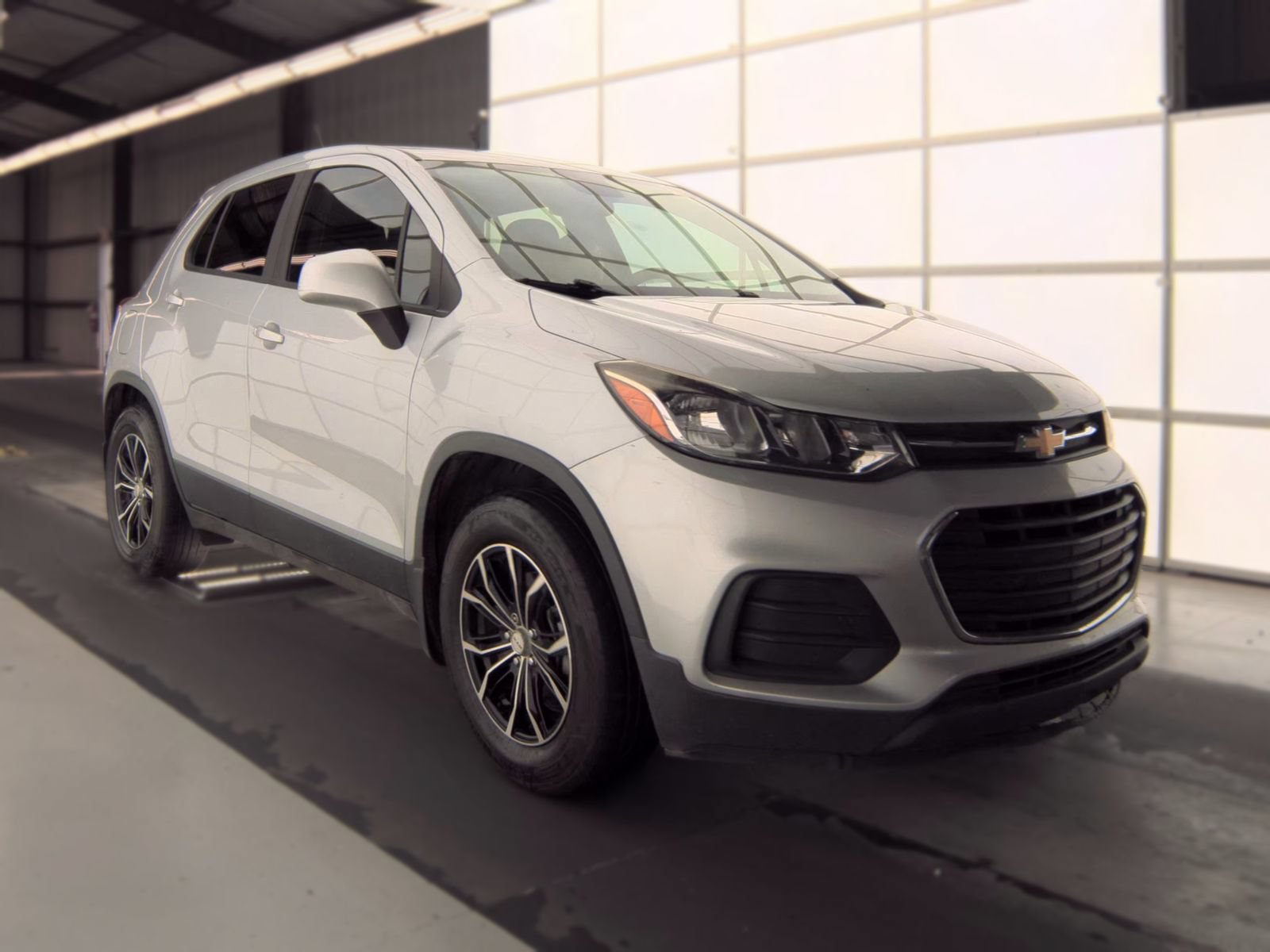 Used 2019 Chevrolet Trax LS w/ LPO, Protection Package FWD image 2