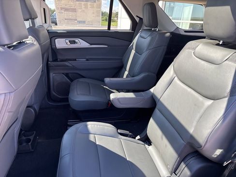 New 2025 Ford Explorer Active w/ Active Comfort Package image 13