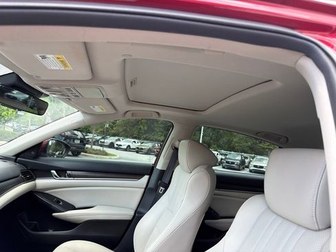 Used 2022 Honda Accord Touring image 18