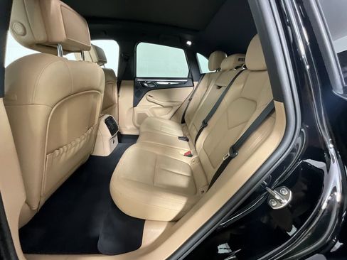 Used 2023 Porsche Macan image 25