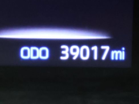 Certified 2021 Toyota RAV4 XLE FWD image 25