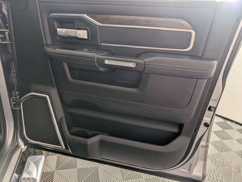 Used 2019 RAM 2500 Laramie AWD/4WD image 35