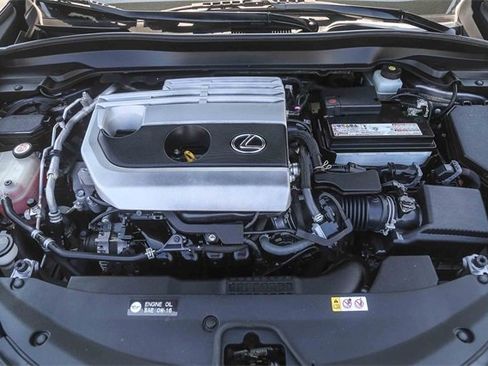 Used 2019 Lexus UX 200 image 28