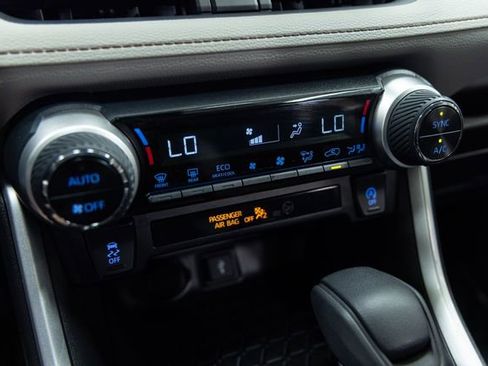 Used 2022 Toyota RAV4 XLE image 18