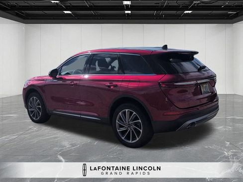 Certified 2024 Lincoln Corsair AWD w/ Equipment Group 101A image 3