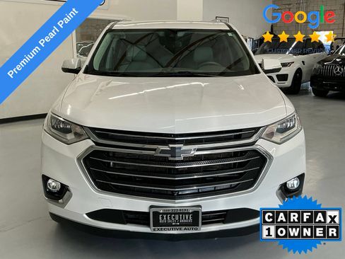 Used 2021 Chevrolet Traverse Premier FWD image 2
