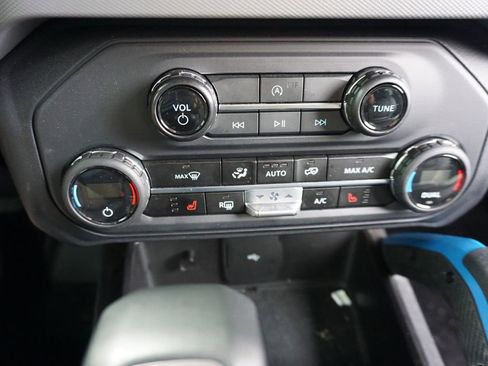 Used 2023 Ford Bronco Black Diamond w/ Sasquatch Package image 13