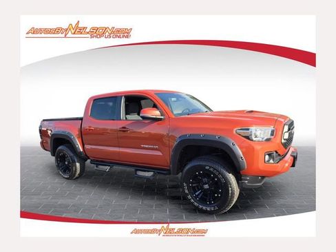 Used 2017 Toyota Tacoma 4x4 Double Cab image 1