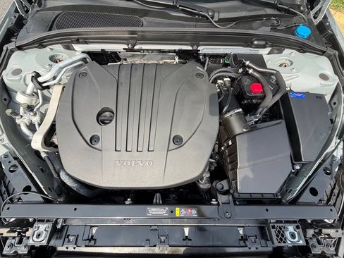 Used 2025 Volvo S60 B5 Plus FWD image 16