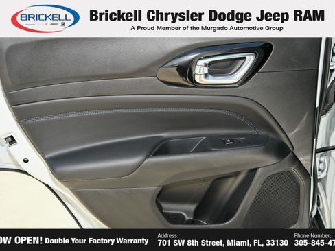 Used 2026 Jeep Compass Latitude AWD/4WD image 11