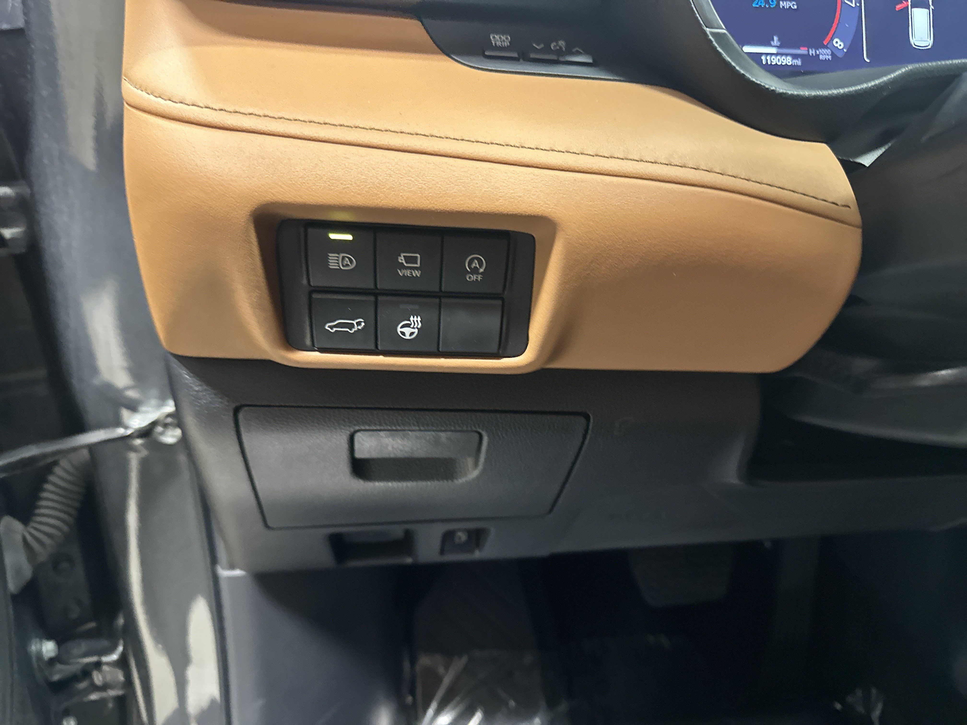 Used 2023 Toyota Highlander Platinum AWD/4WD image 38