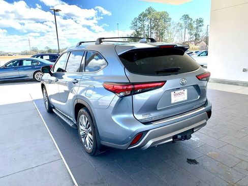 Used 2022 Toyota Highlander Platinum image 7