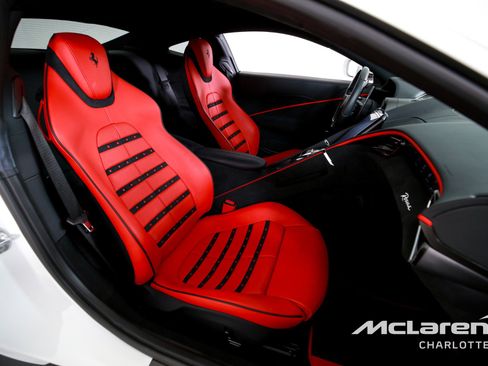 Used 2022 Ferrari Roma RWD image 20
