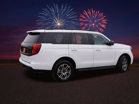 Used 2025 Ford Expedition Active AWD/4WD image 4