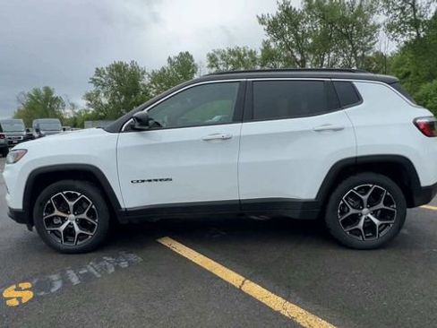 Used 2024 Jeep Compass Limited AWD/4WD image 5