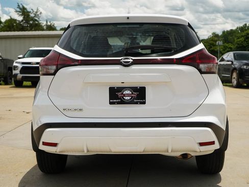 Used 2025 Nissan Kicks Play S FWD image 19