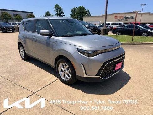 Certified 2025 Kia Soul LX w/ LX Technology Package FWD image 1