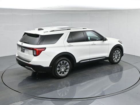Used 2025 Ford Explorer Platinum RWD image 46