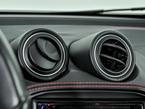 Used 2015 Alfa Romeo 4C Coupe w/ Leather Interior Group image 31