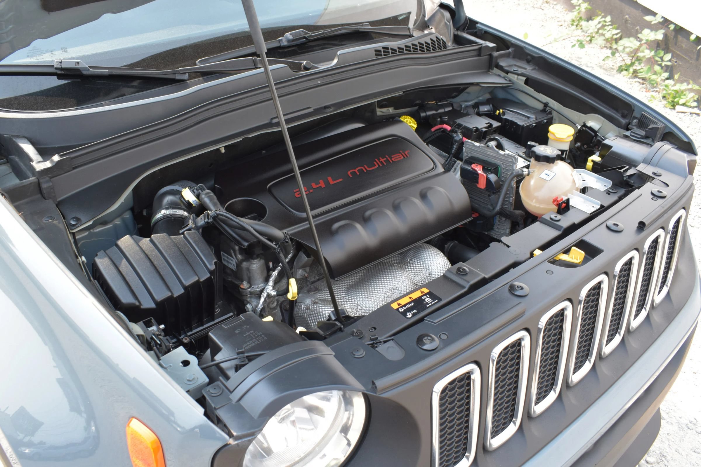 Used 2017 Jeep Renegade Latitude FWD image 30