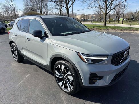 New 2026 Volvo XC40 B5 Plus w/ Climate Package image 3