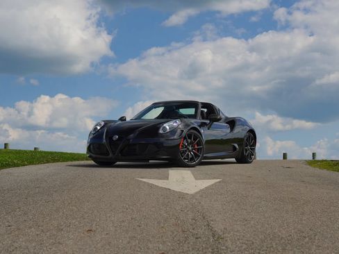 Used 2019 Alfa Romeo 4C Spider RWD image 13