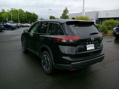 Used 2024 Nissan Rogue SV AWD/4WD image 3