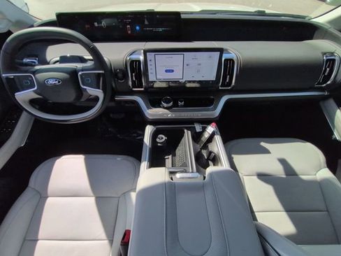 New 2025 Ford Expedition Max Platinum w/ Platinum Ultimate Package image 15