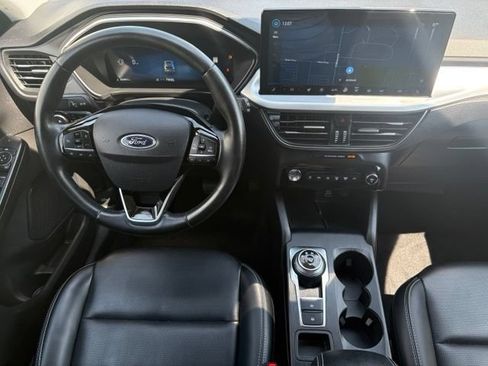 Used 2024 Ford Escape Platinum AWD/4WD image 3