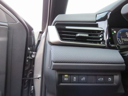 Certified 2026 Toyota Camry SE image 32