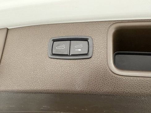 Used 2018 Porsche Macan S image 39