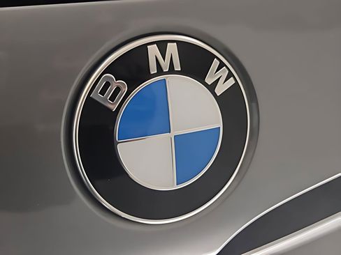 Used 2025 BMW 230i Coupe w/ Premium Package image 22