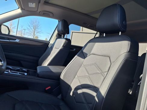 New 2026 Volkswagen Atlas SE FWD image 11
