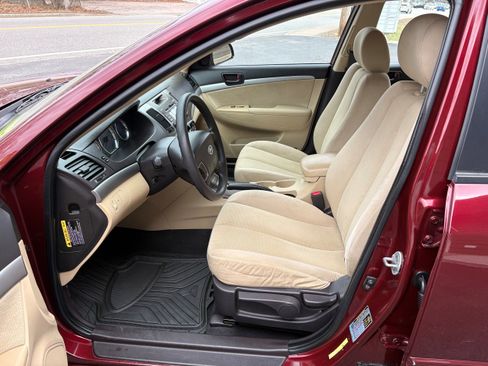 Used 2010 Hyundai Sonata GLS image 9