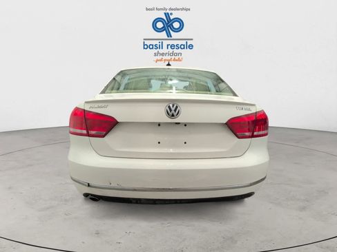 Used 2013 Volkswagen Passat TDI SEL Premium image 6