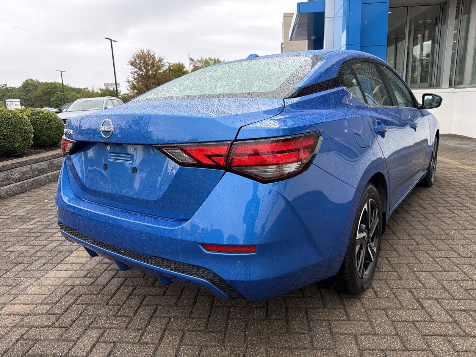 Used 2025 Nissan Sentra SV FWD image 5