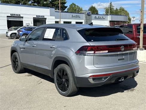 Used 2024 Volkswagen Atlas Cross Sport SE image 29