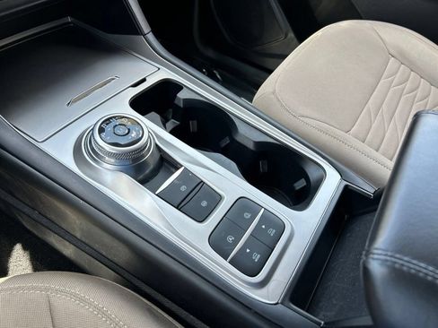Used 2020 Ford Explorer XLT w/ Comfort Package RWD image 34