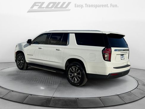 Used 2021 Chevrolet Suburban LT w/ LT Signature Package AWD/4WD image 6