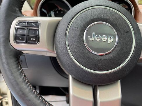 Used 2012 Jeep Grand Cherokee Overland Summit AWD/4WD image 35