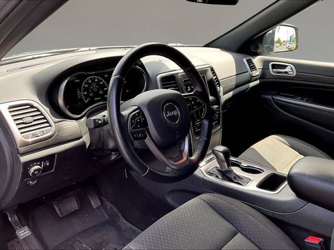 Used 2021 Jeep Grand Cherokee Laredo AWD/4WD image 14