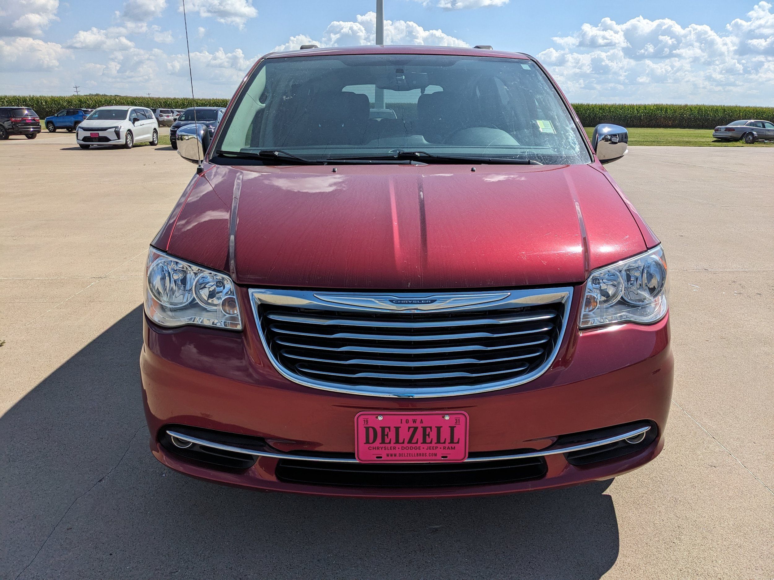 Used 2016 Chrysler Town & Country Touring-L FWD image 3
