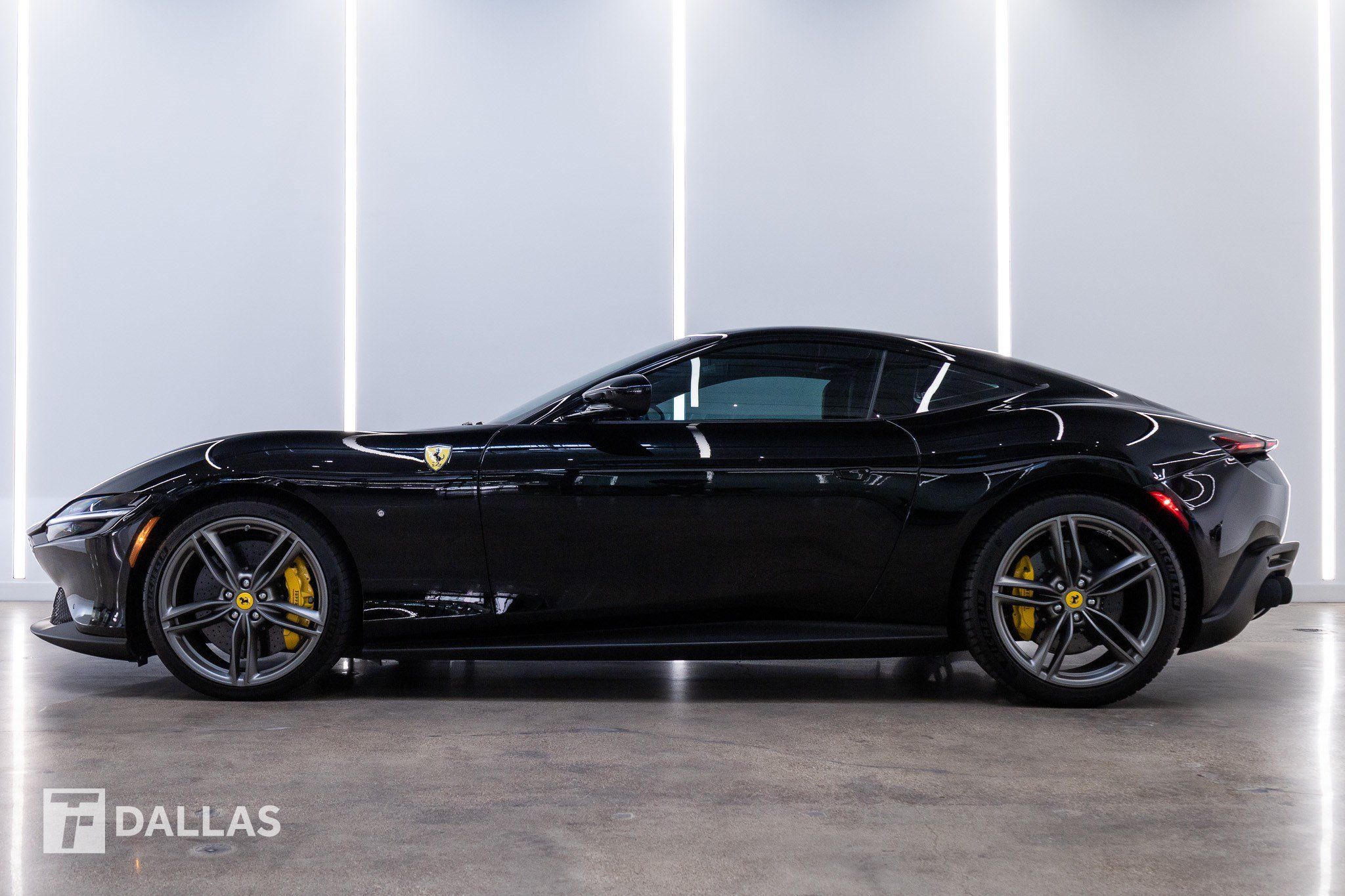 Used 2023 Ferrari Roma RWD image 1