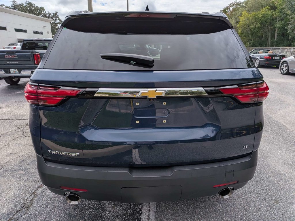Used 2023 Chevrolet Traverse LT FWD image 5
